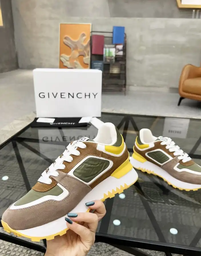 hype Givenchy Sneakers