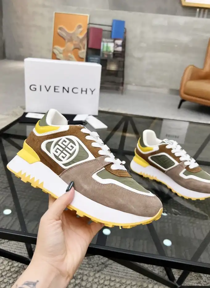 hype Givenchy Sneakers