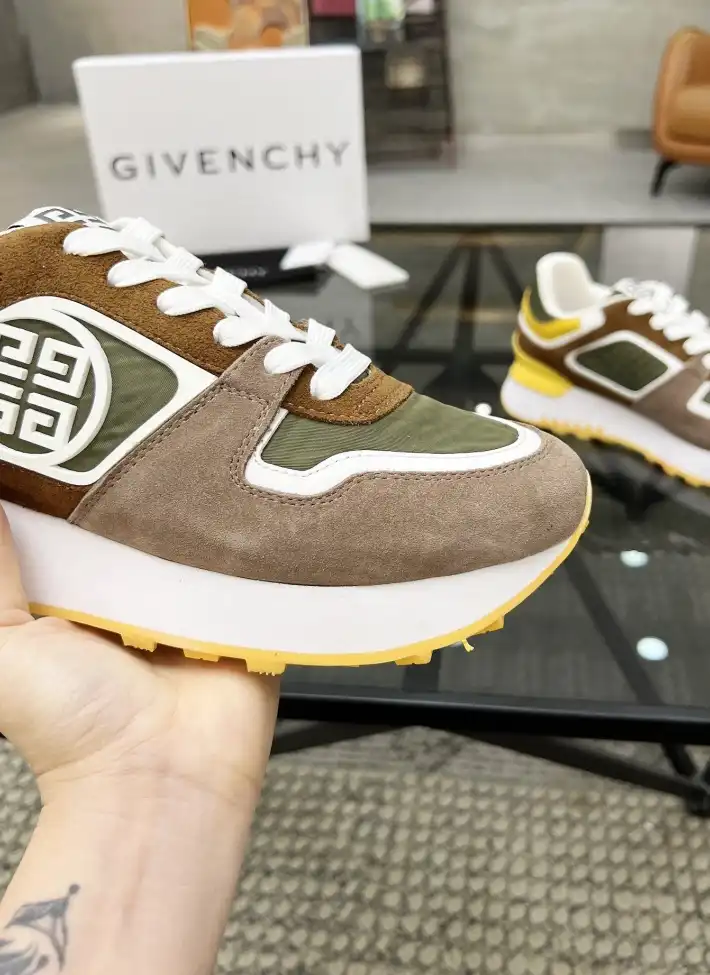 hype Givenchy Sneakers