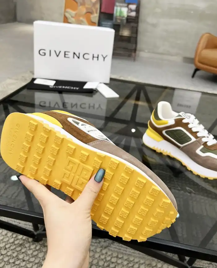 hype Givenchy Sneakers