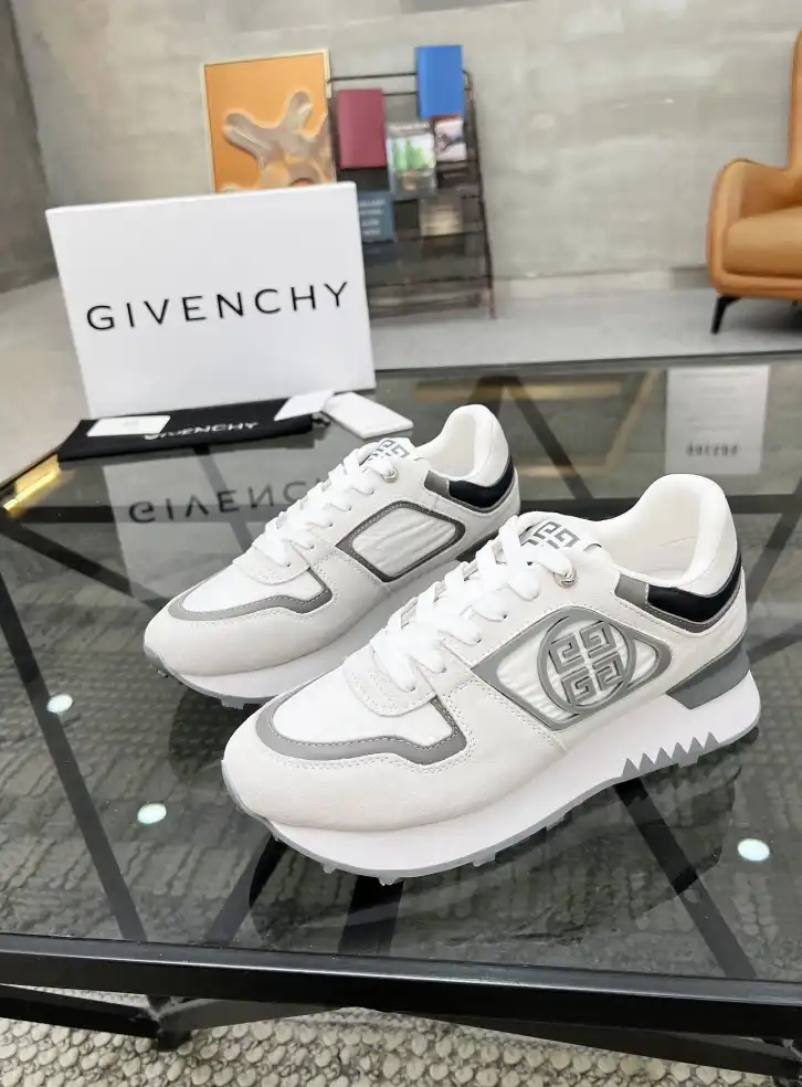 hype Givenchy Sneakers