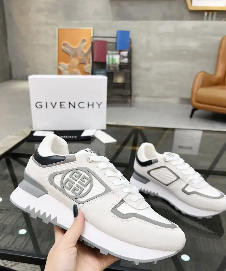 hype Givenchy Sneakers