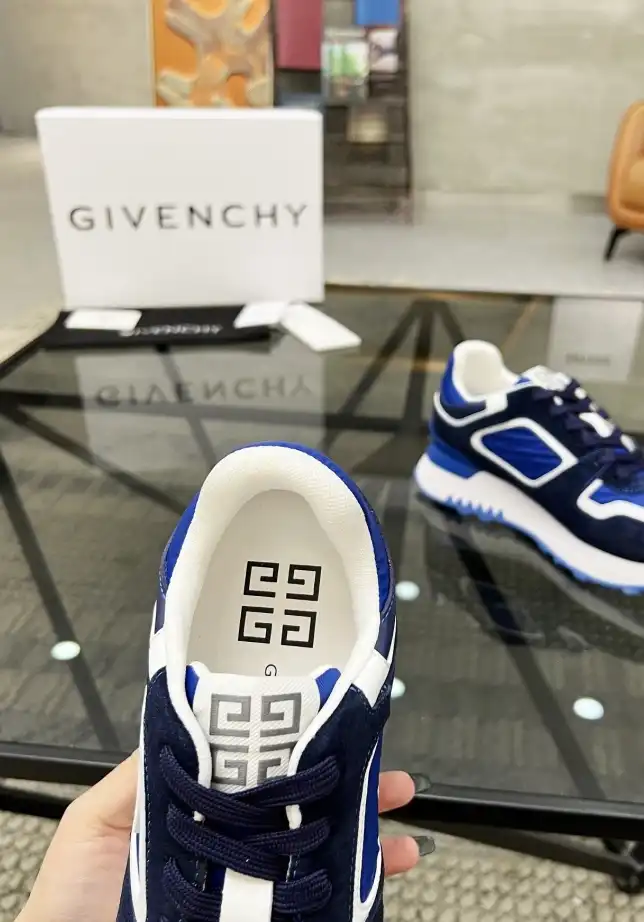 hype Givenchy Sneakers