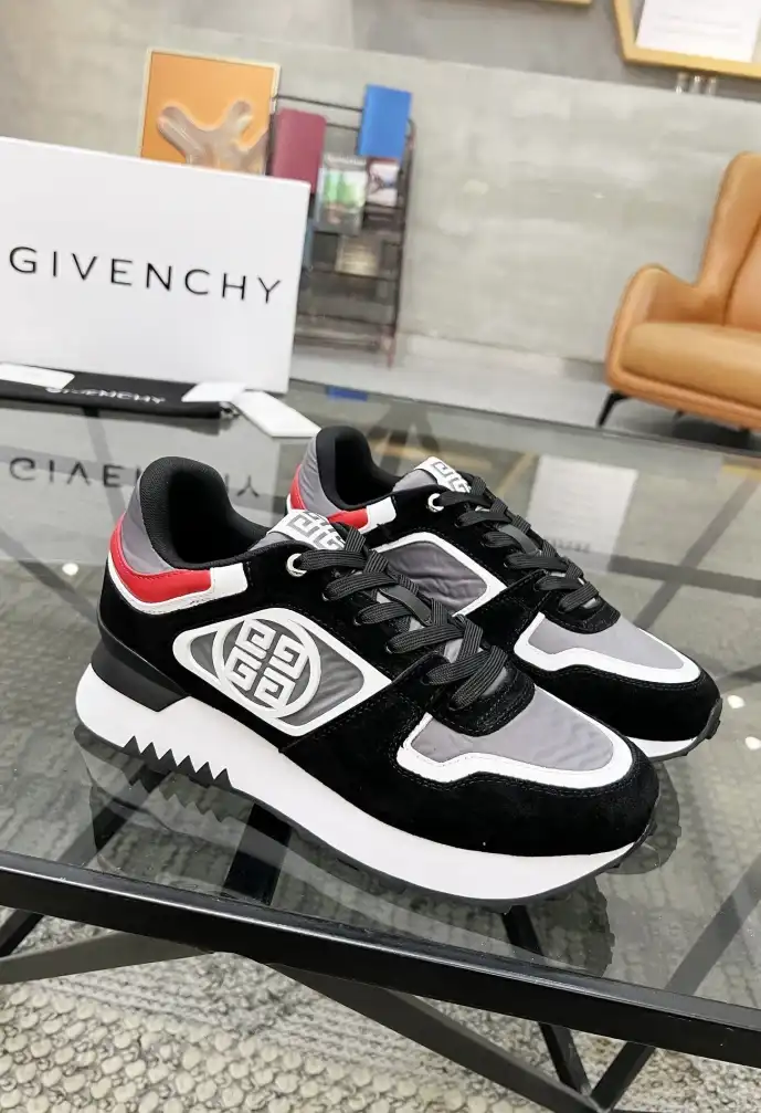 hype Givenchy Sneakers