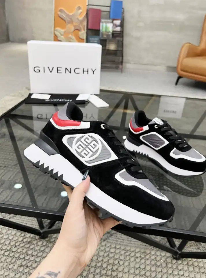 hype Givenchy Sneakers