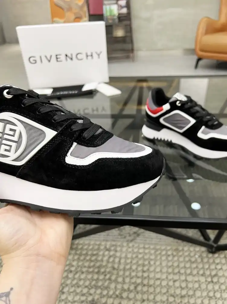 hype Givenchy Sneakers