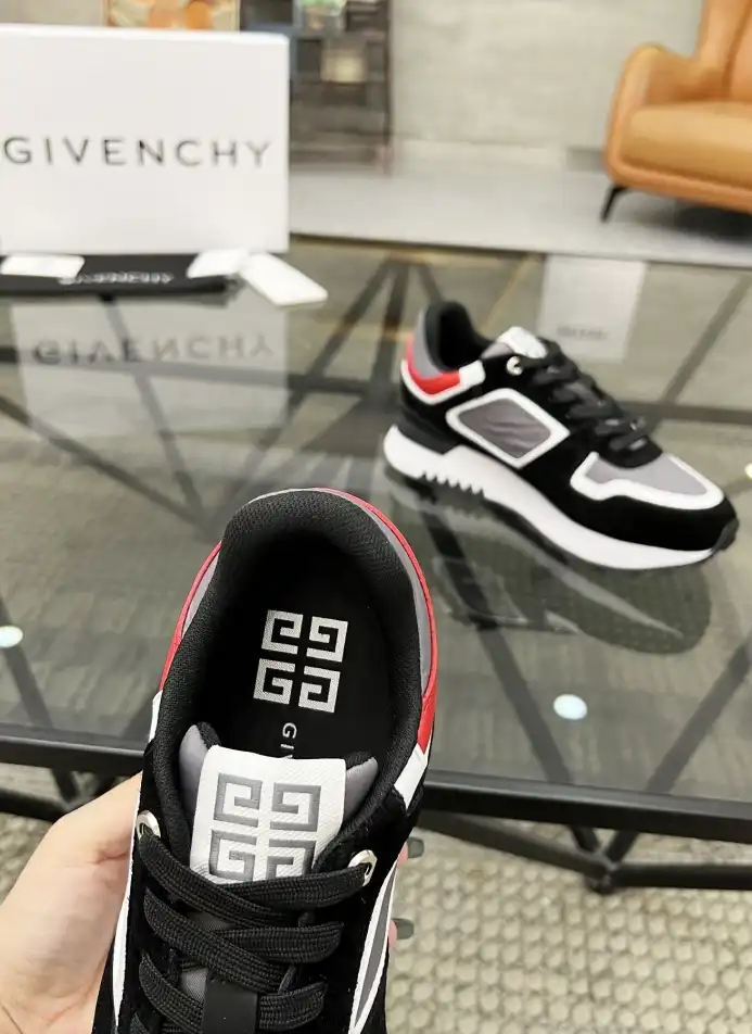 hype Givenchy Sneakers