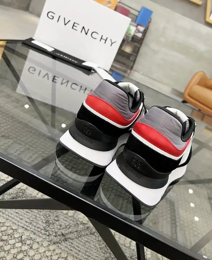 hype Givenchy Sneakers