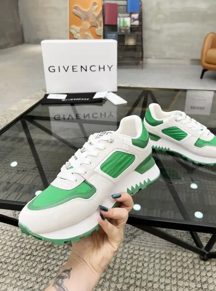 hype Givenchy Sneakers