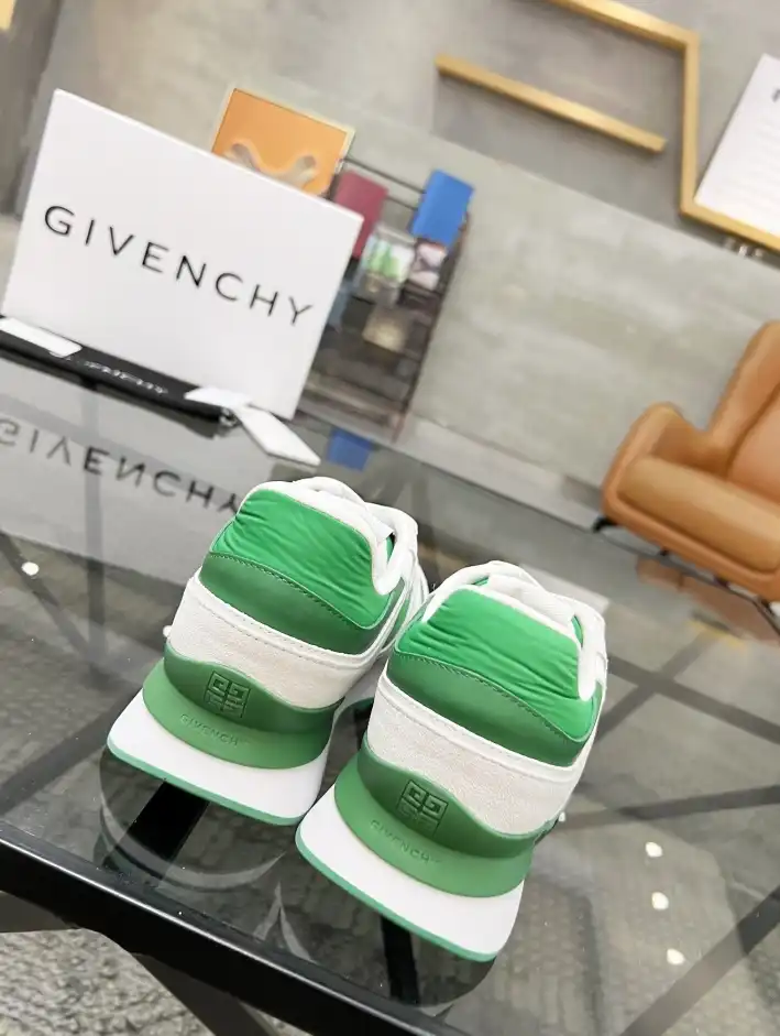 hype Givenchy Sneakers