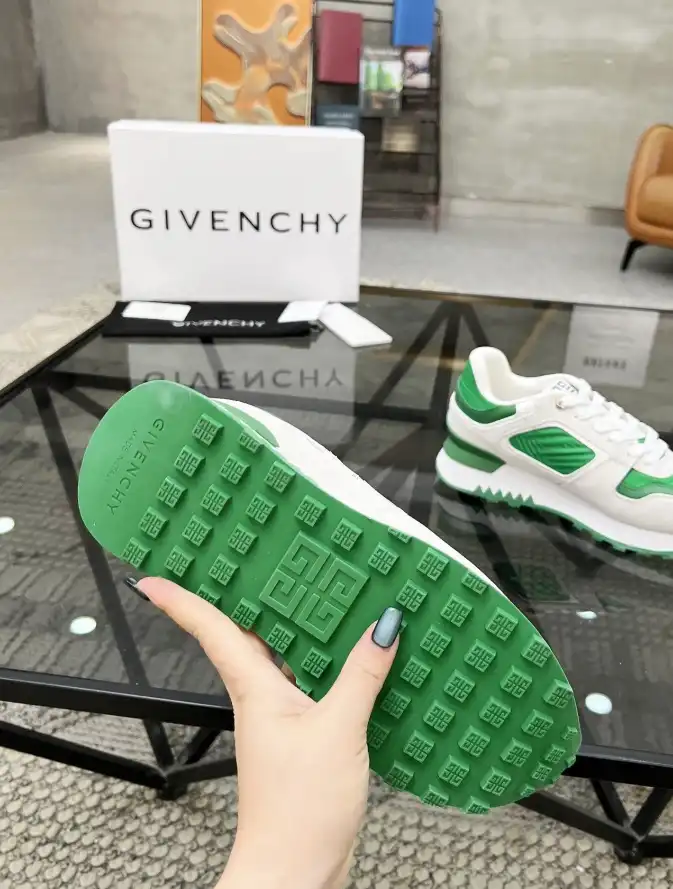 hype Givenchy Sneakers