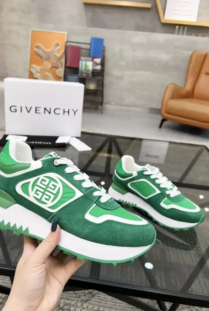 hype Givenchy Sneakers