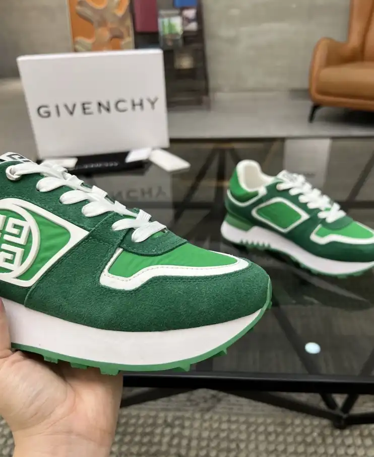 hype Givenchy Sneakers