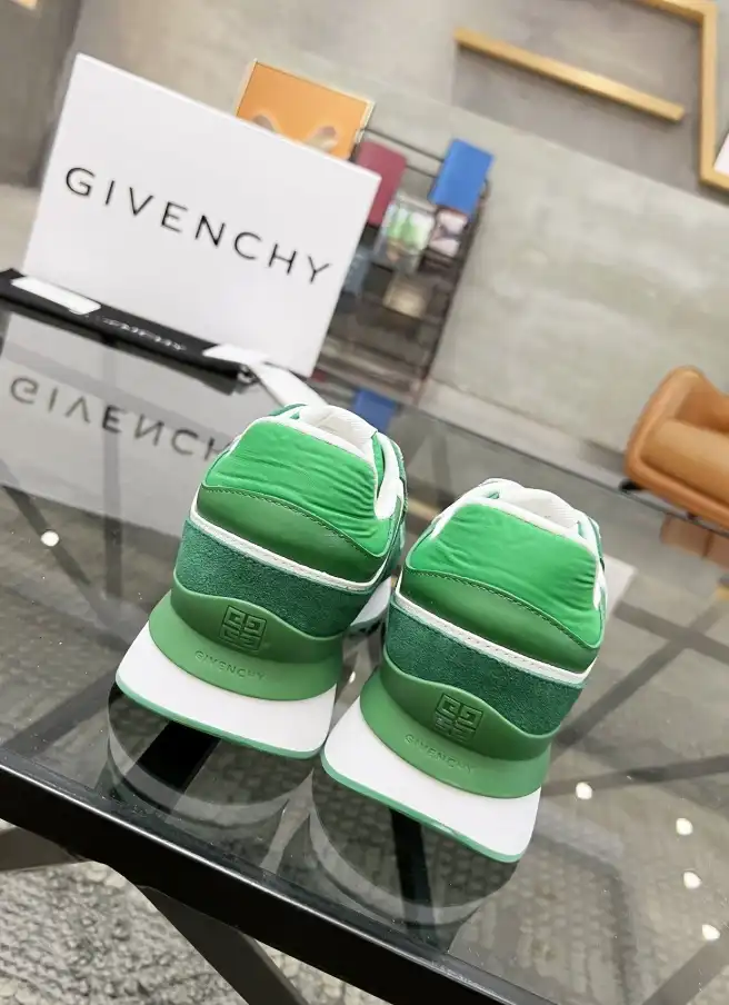 hype Givenchy Sneakers