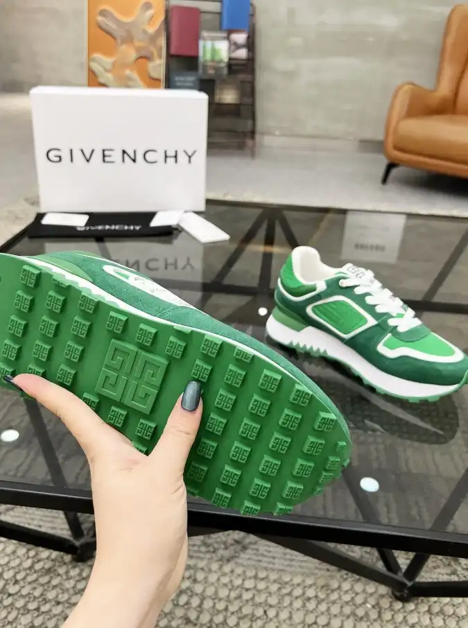 hype Givenchy Sneakers