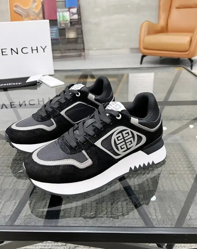 hype Givenchy Sneakers