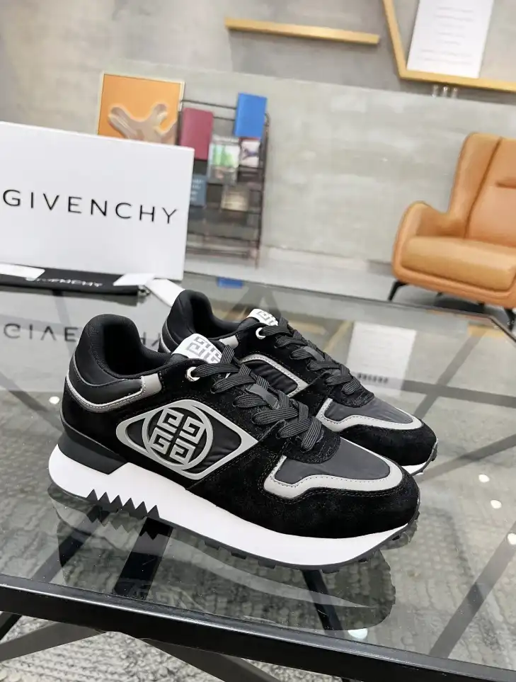 hype Givenchy Sneakers