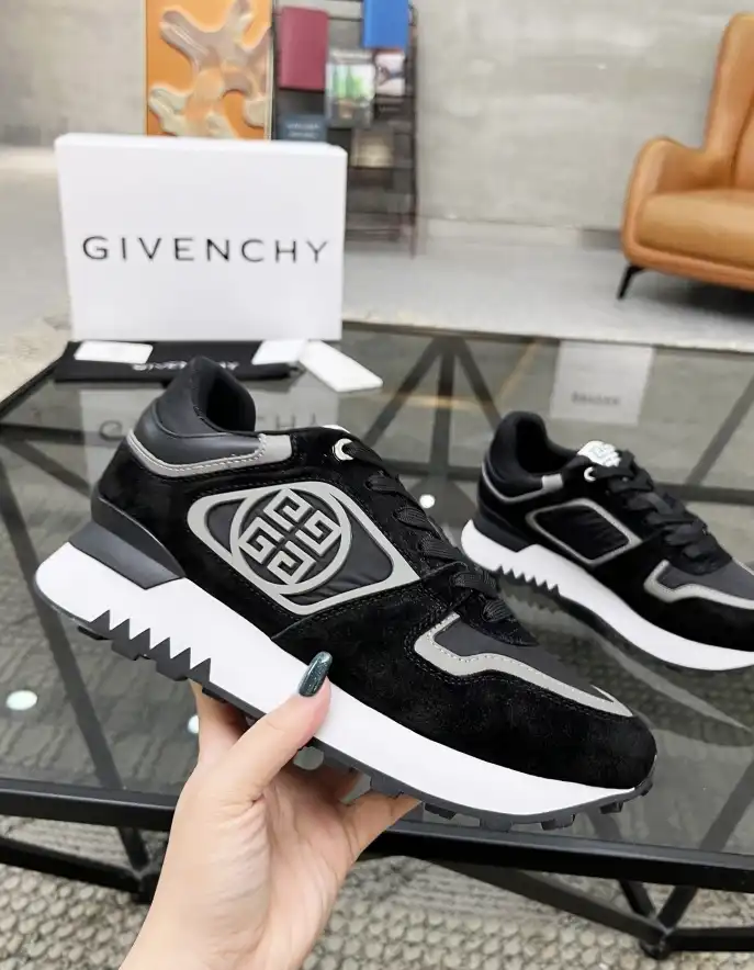 hype Givenchy Sneakers