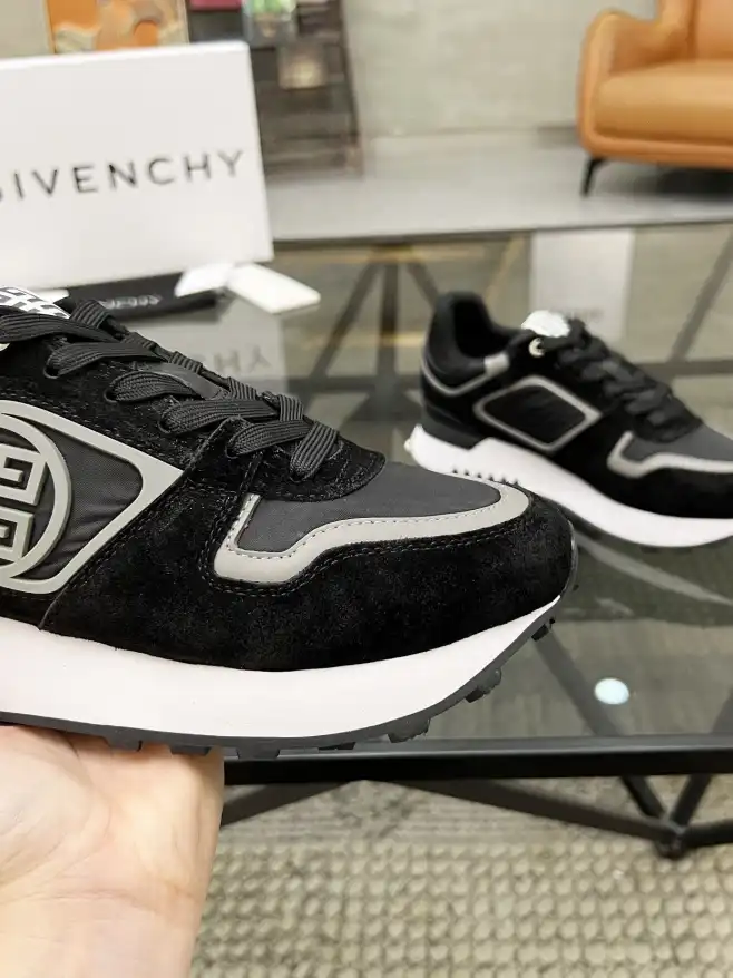 hype Givenchy Sneakers