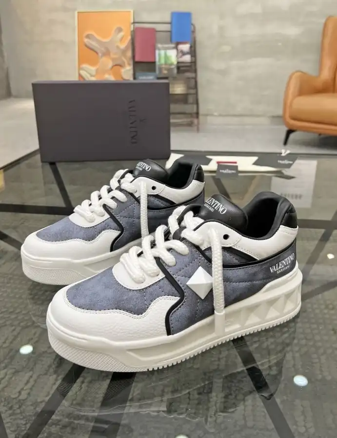 hype Valentino Sneakers