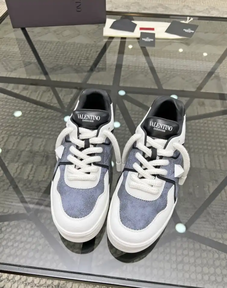 hype Valentino Sneakers