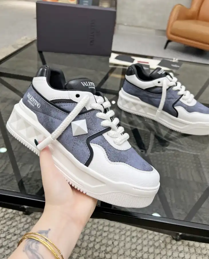 hype Valentino Sneakers