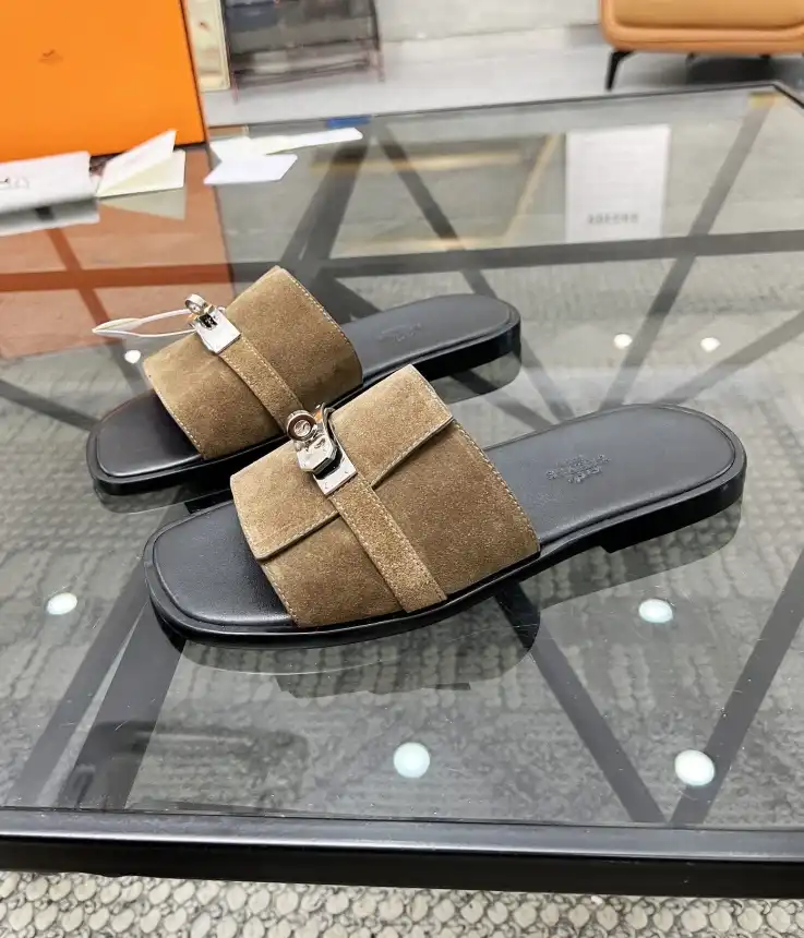 hype LV Slippers