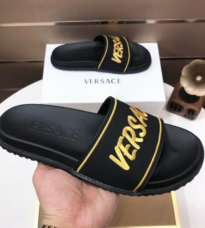 hype Givenchy Slippers