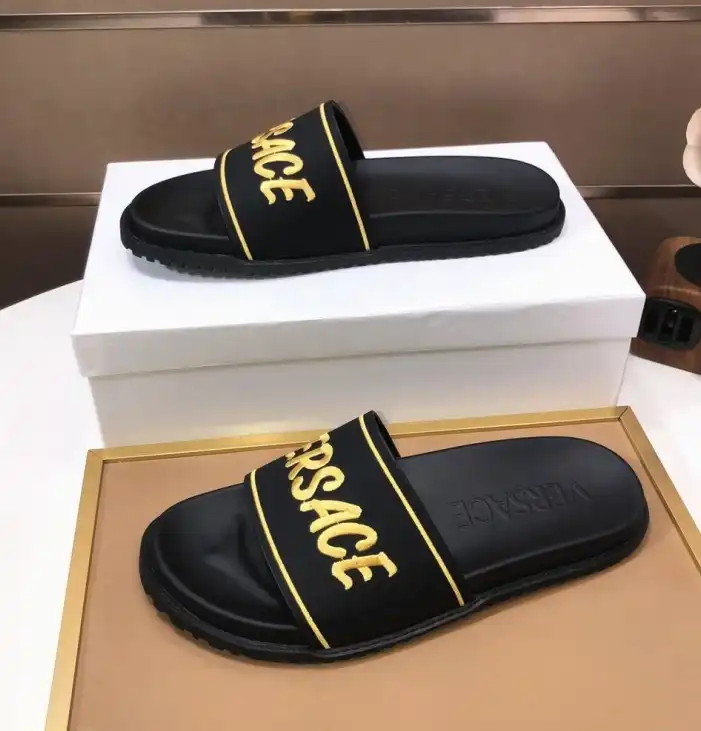 hype Givenchy Slippers