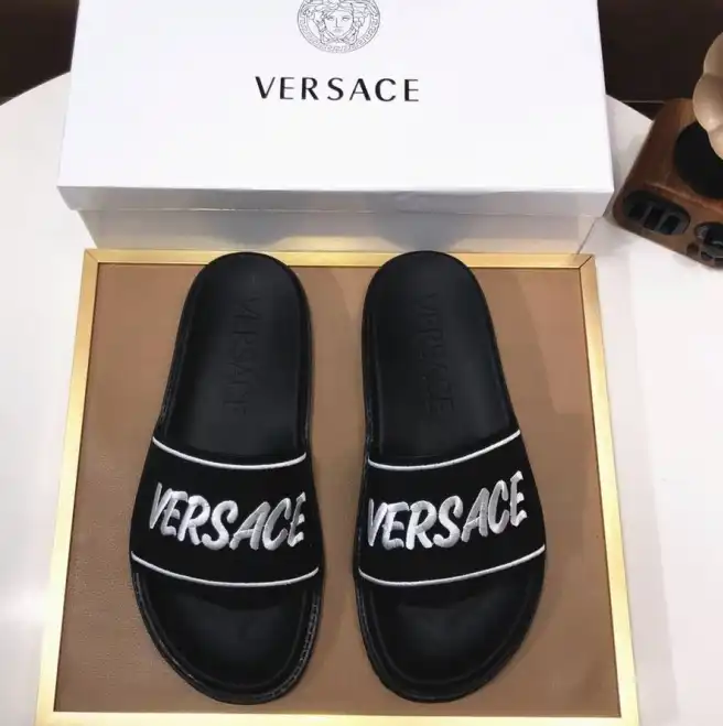 hype Givenchy Slippers