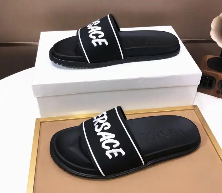 hype Givenchy Slippers