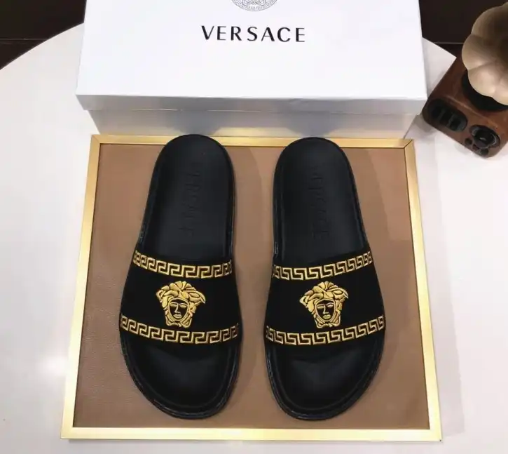 hype Givenchy Slippers