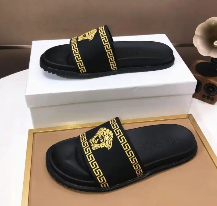 hype Givenchy Slippers