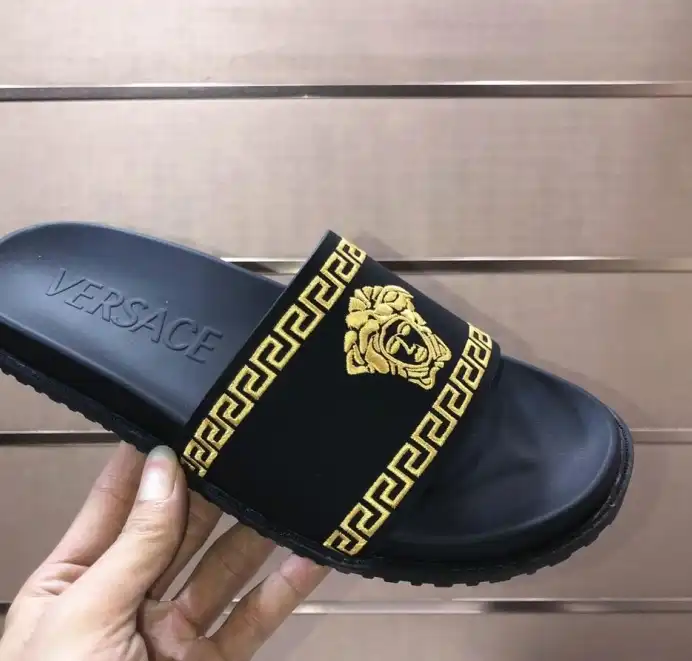 hype Givenchy Slippers