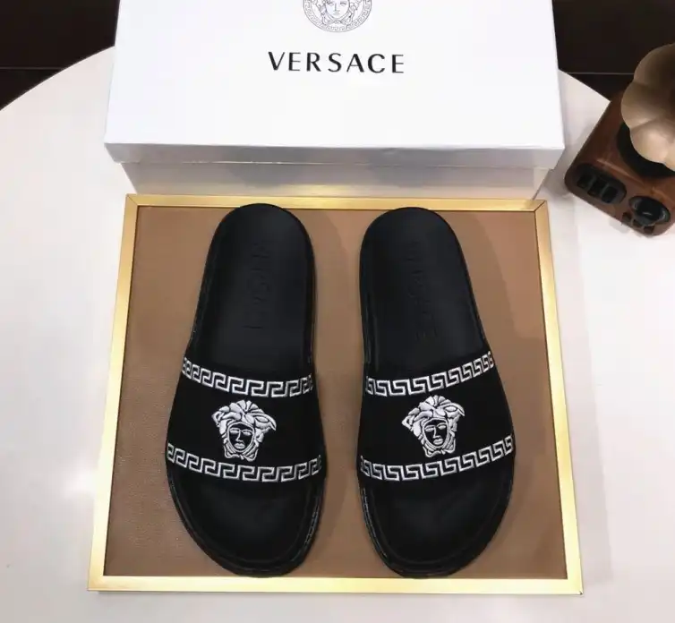 hype Givenchy Slippers