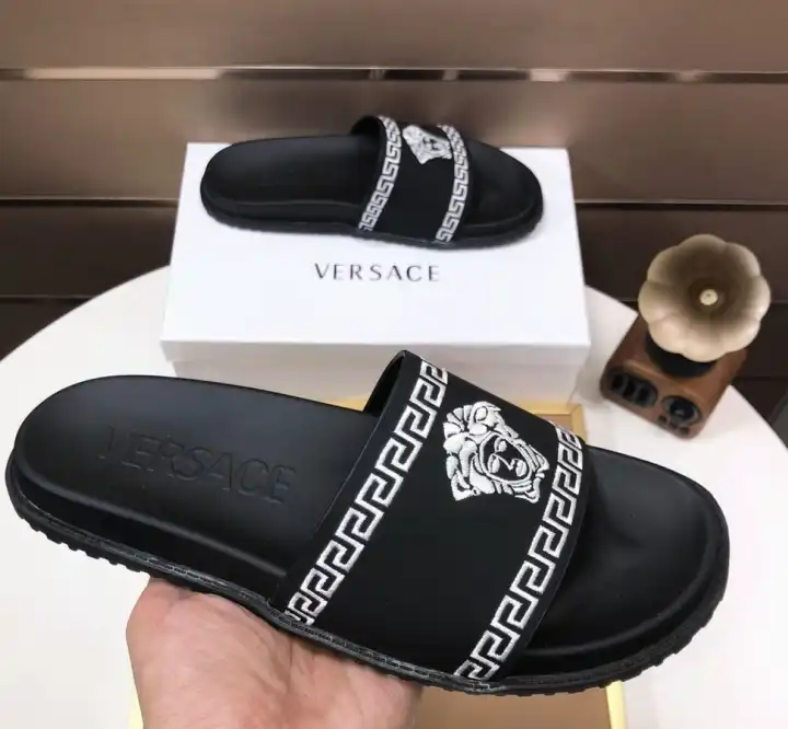 hype Givenchy Slippers