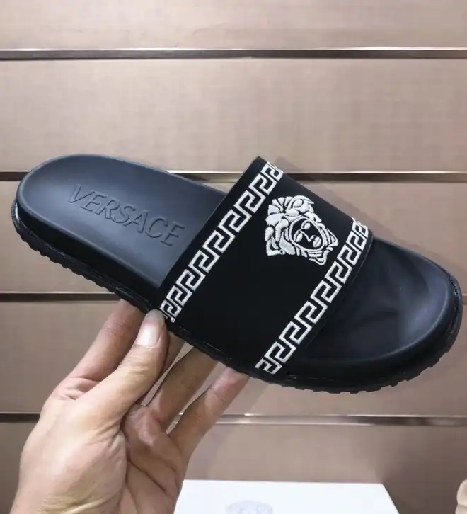 hype Givenchy Slippers