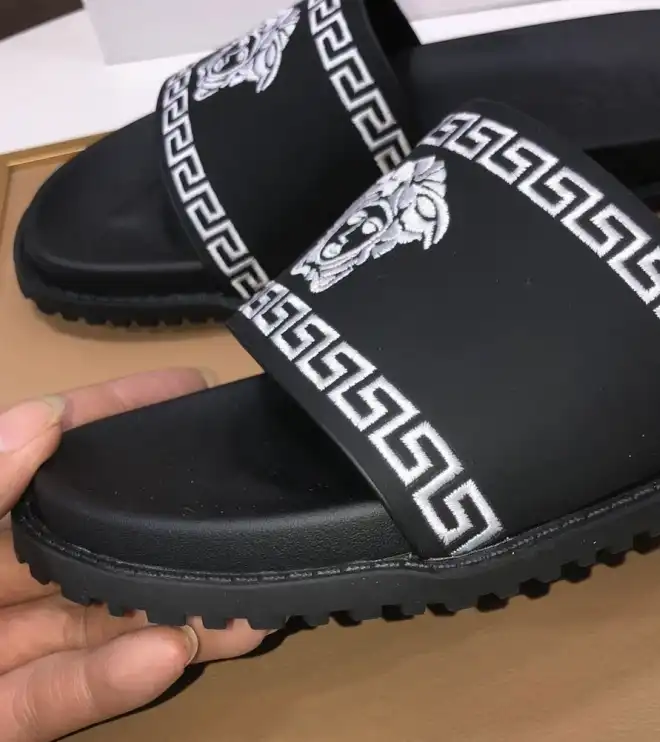 hype Givenchy Slippers