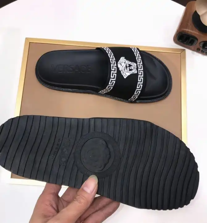 hype Givenchy Slippers