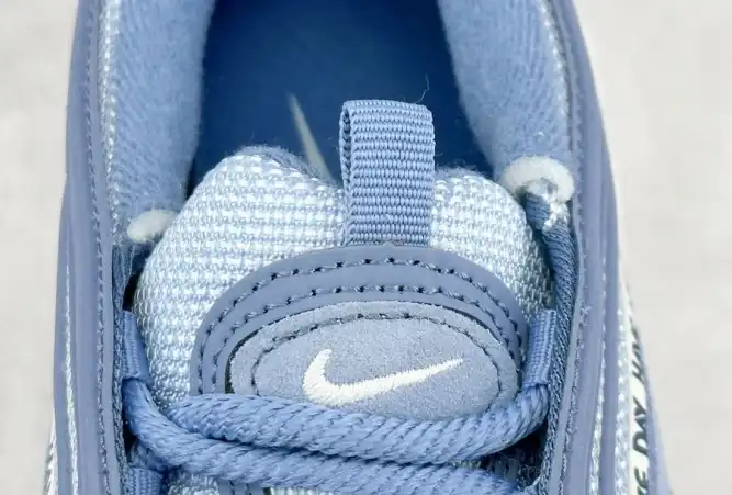 hype Nike Sneakers