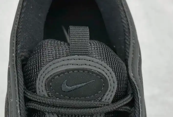 hype Nike Sneakers