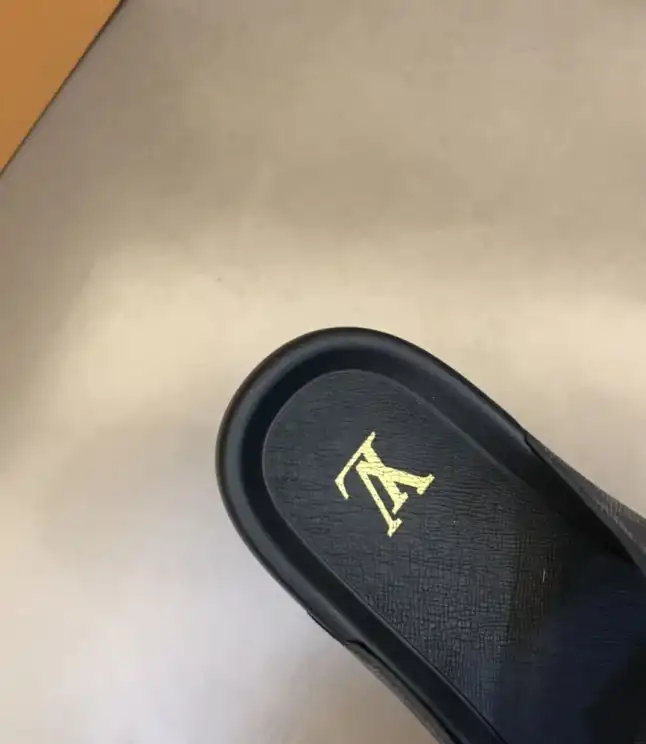 hype LV Slippers