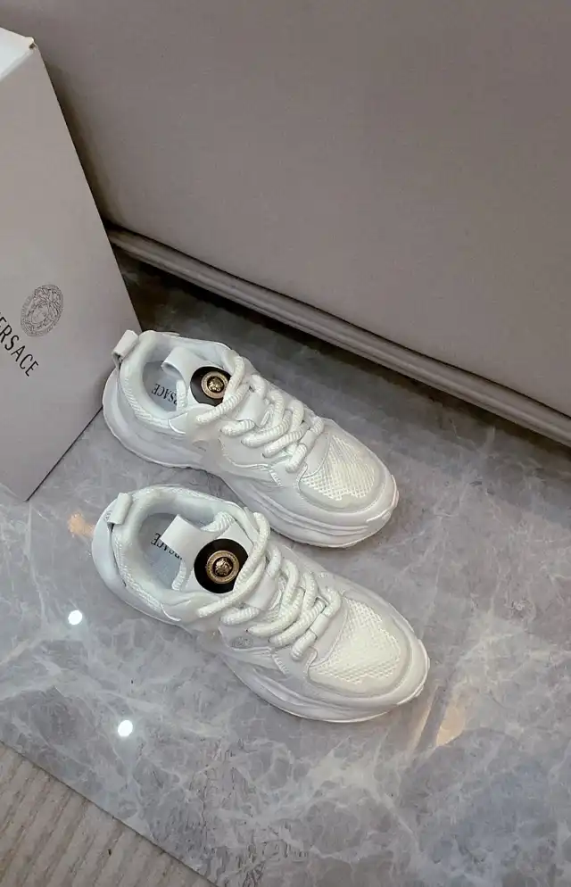 hype Givenchy Sneakers