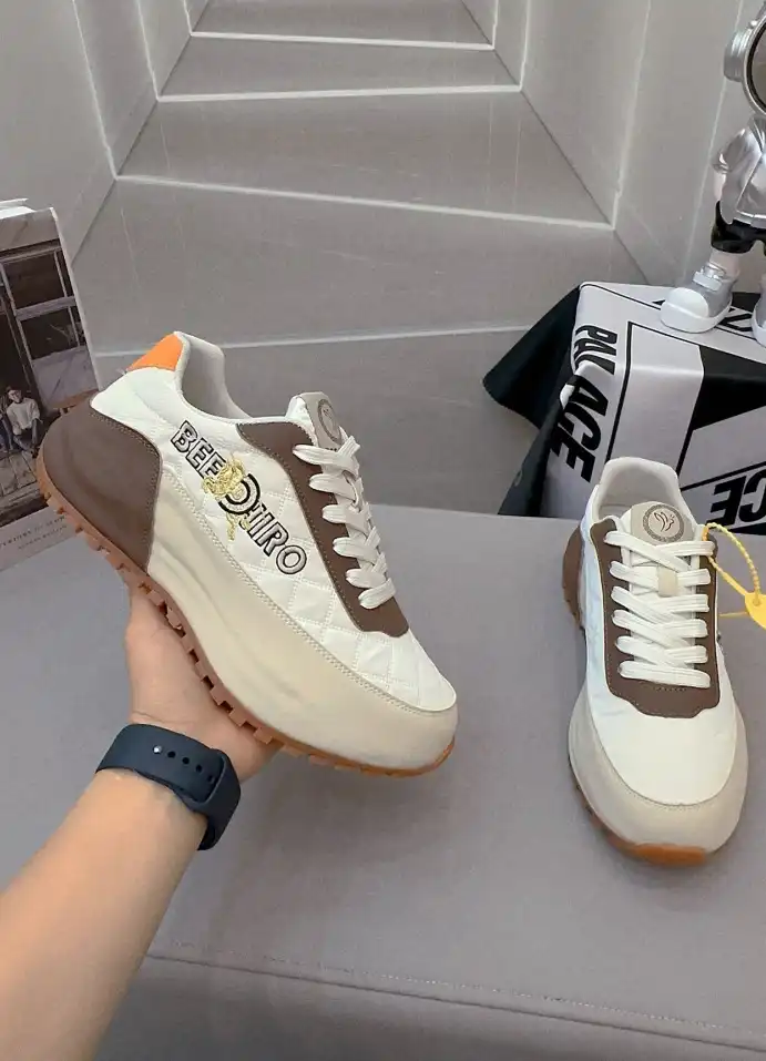 hype Burberry Sneakers