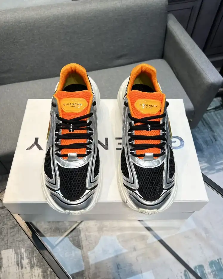 hype Givenchy Sneakers