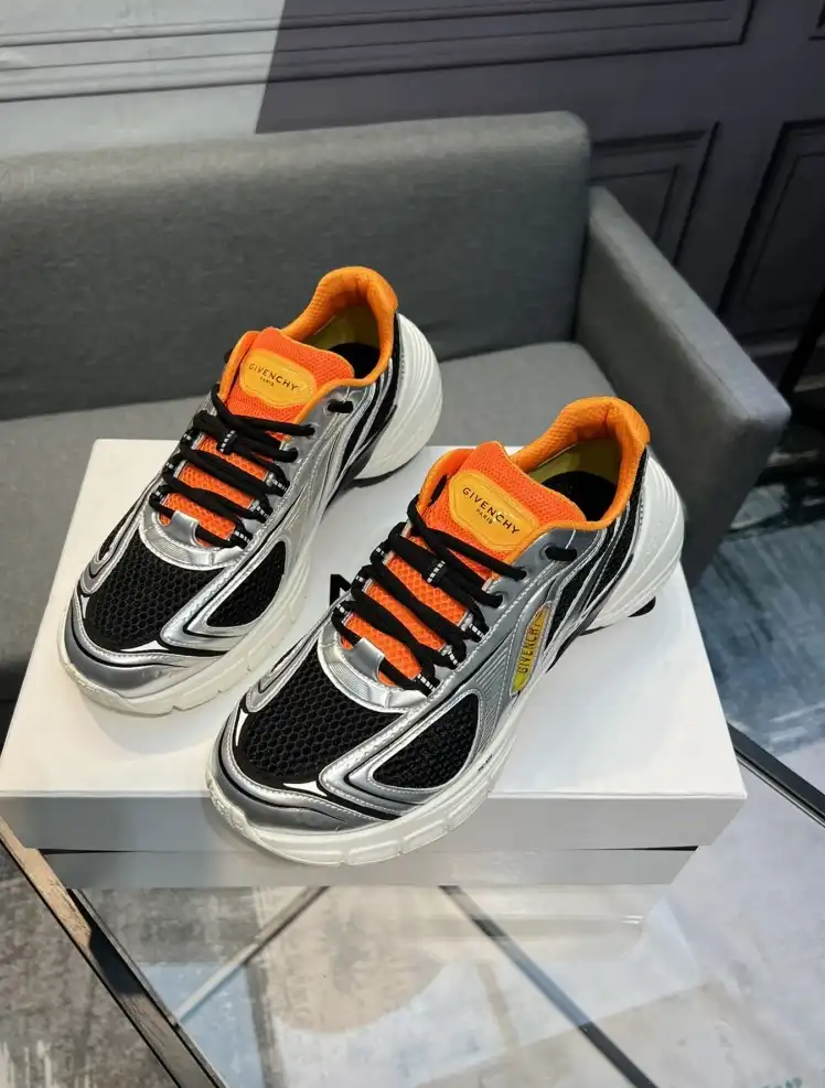 hype Givenchy Sneakers