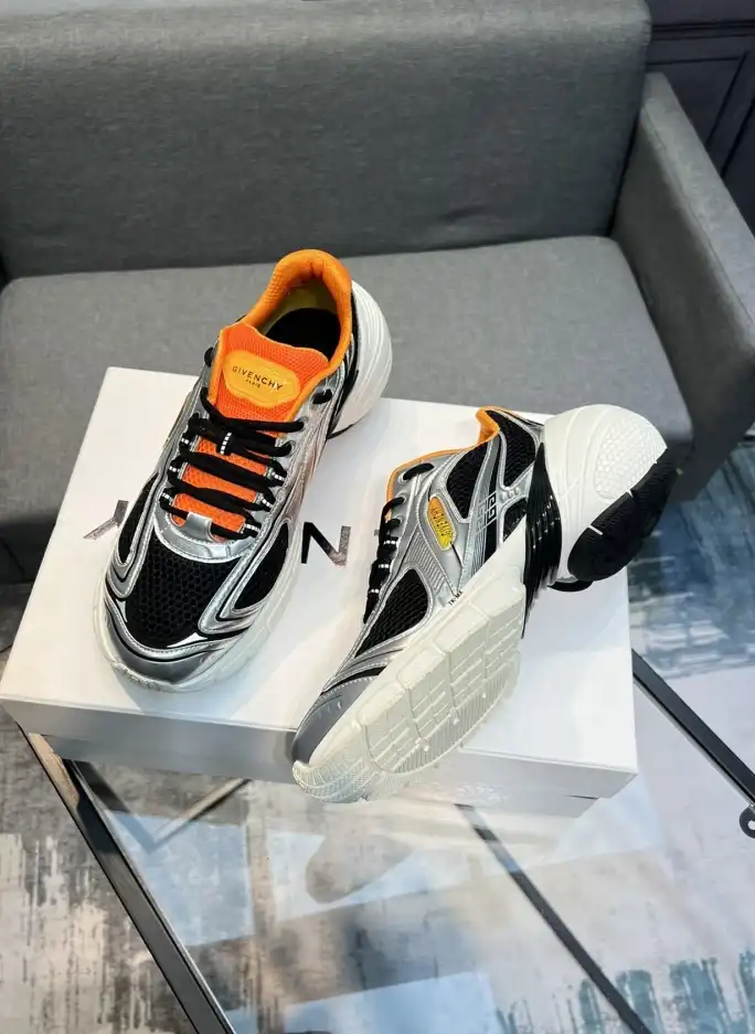 hype Givenchy Sneakers