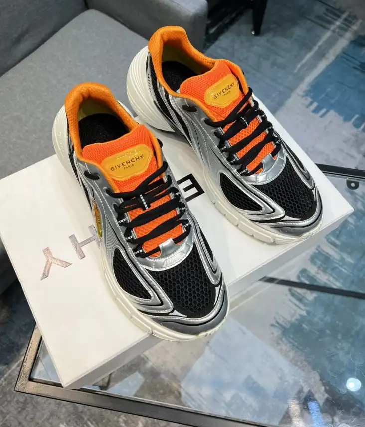 hype Givenchy Sneakers