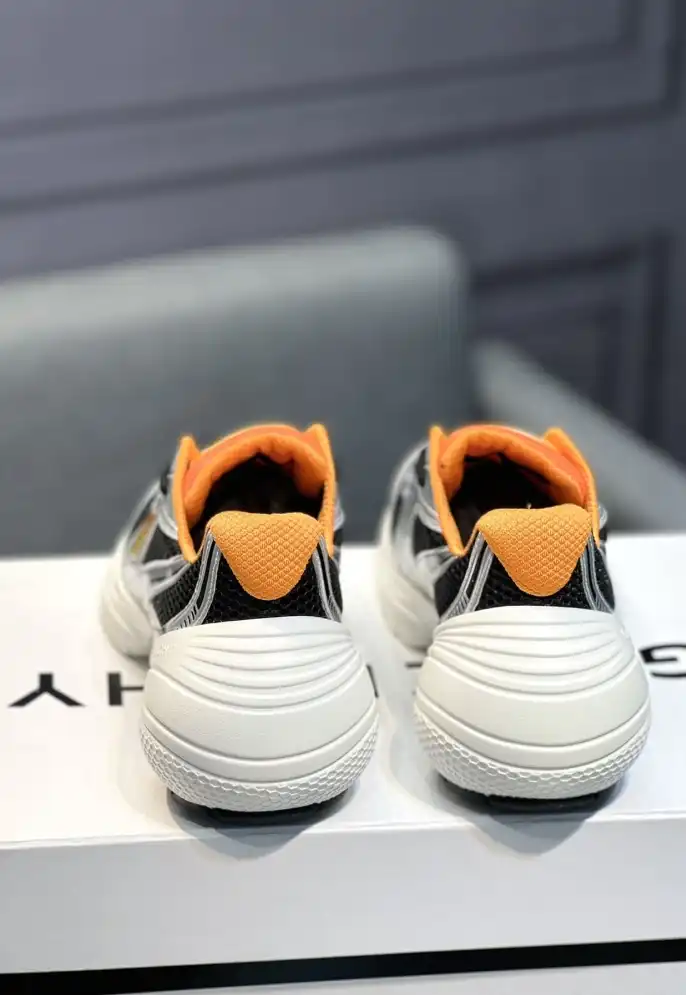 hype Givenchy Sneakers