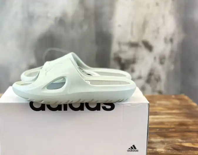 hype Adidas slippers